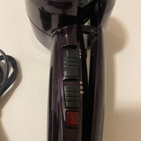 Infiniti Pro by Conair Curl Secrets
Ceramic Curling Iron Tool - Maroon - Picture 8 of 12